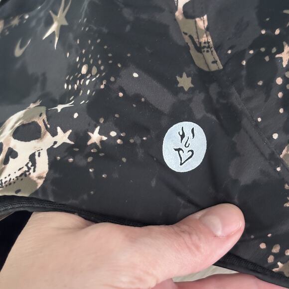 Torrid Sports Bra 42G Skulls Stars Gold Underwire Racerback Medium Impact Padded - Picture 14 of 15